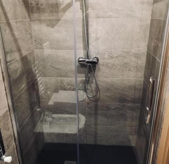 膳宿费 Aloha House