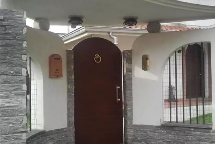 پانسیون Crespi House