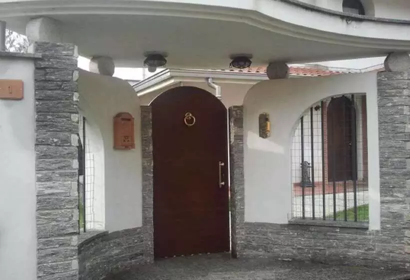 پانسیون Crespi House