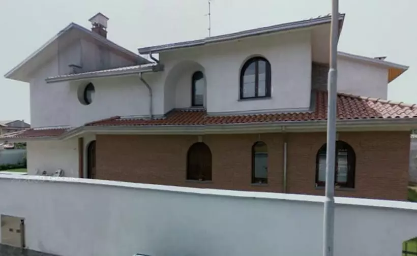 پانسیون Crespi House