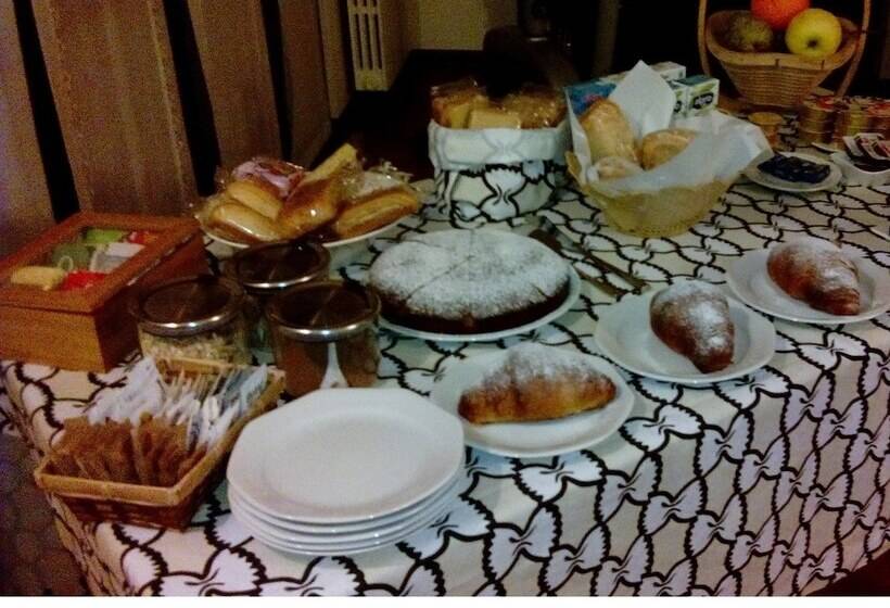 פנסיון Crespi House