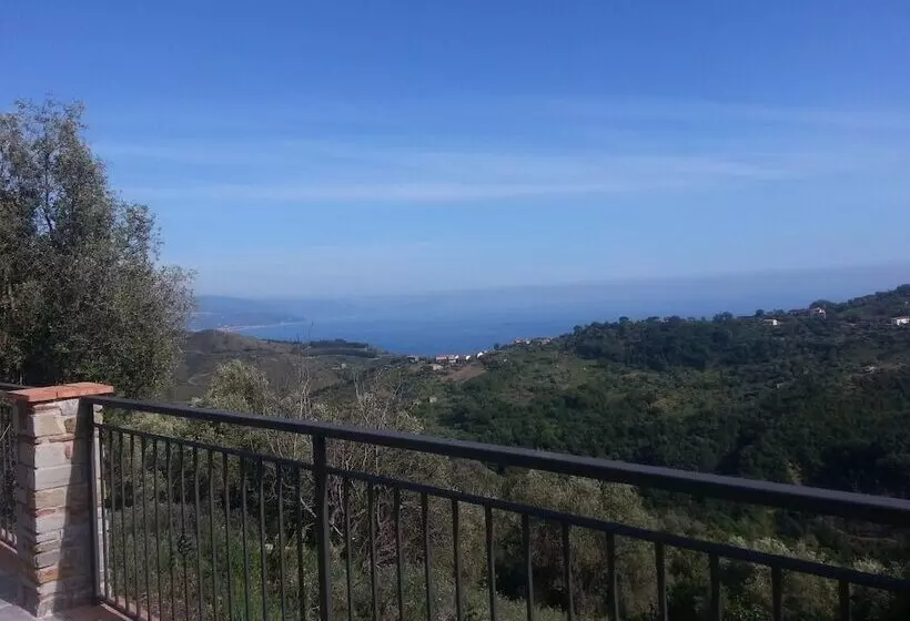 ペンション La Torretta Di Pollica