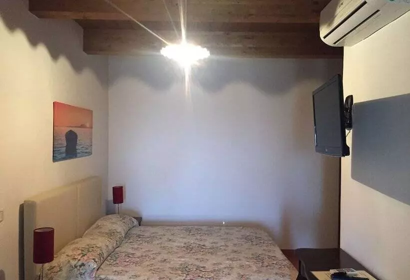 ペンション La Torretta Di Pollica