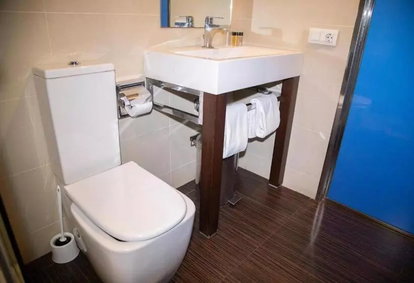 فندق فئة نجمة واحدة El Globo