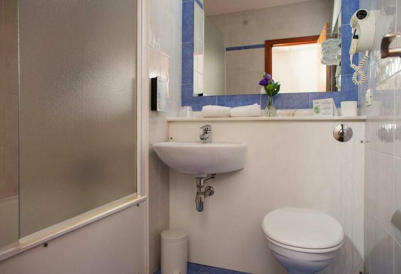 هتل YIT Ciudad de Elche