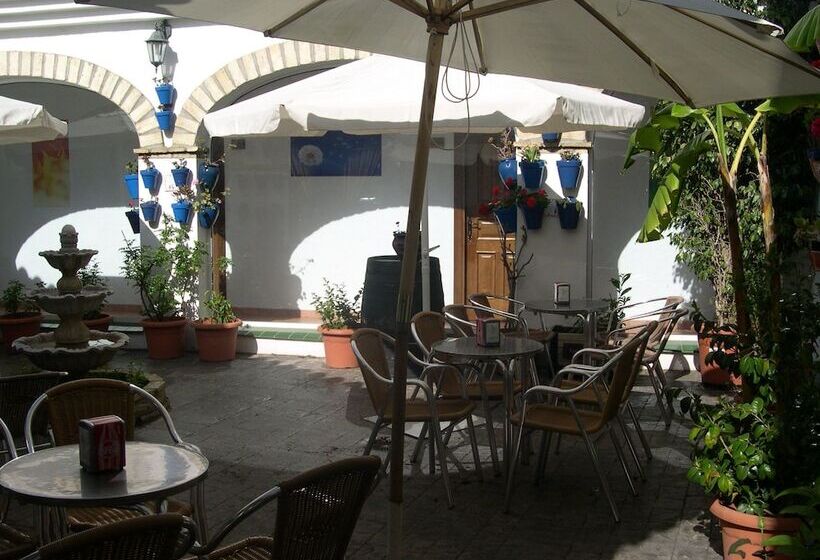 هتل Cortijo Los Gallos