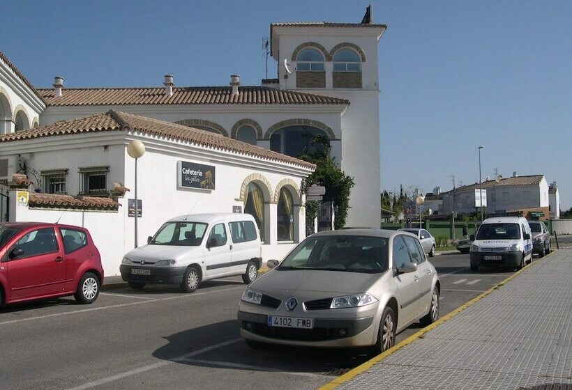 هتل Cortijo Los Gallos