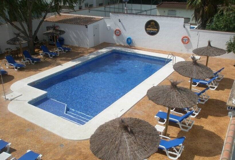 هتل Cortijo Los Gallos