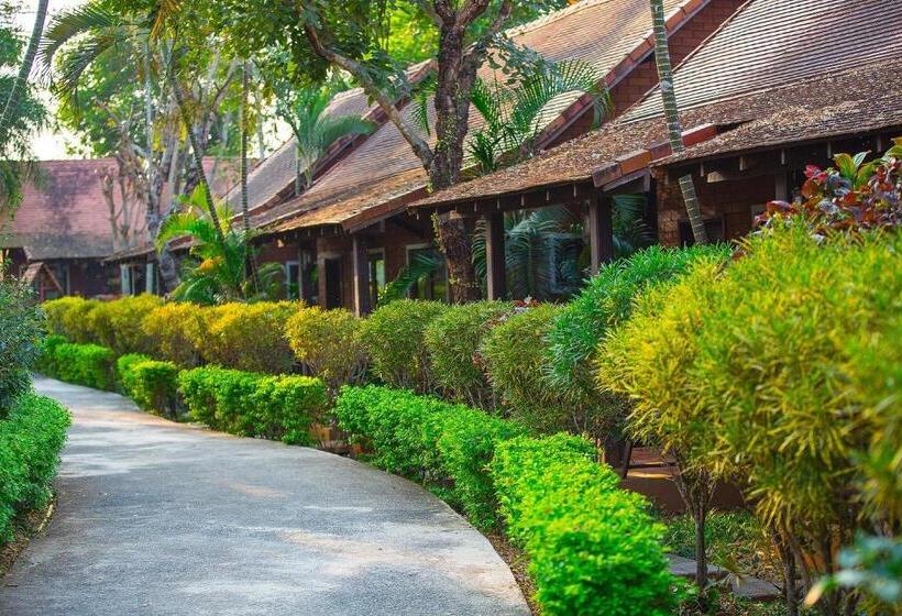 Hotel Golden Pine Resort And Spa