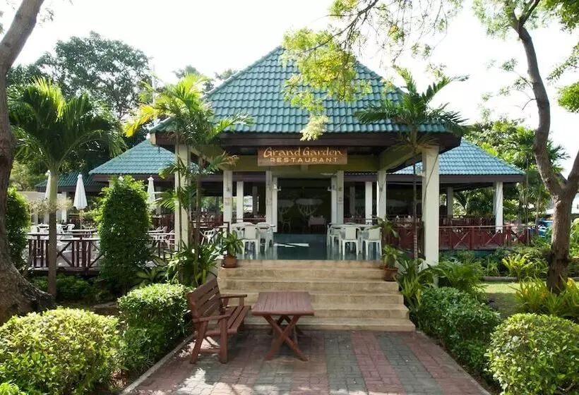 Grand Jomtien Palace Hotel   Sha Extra Plus