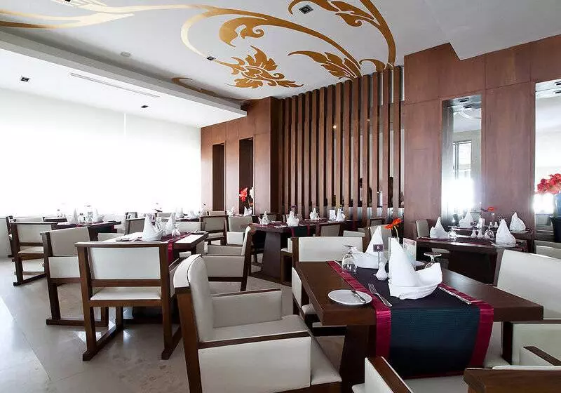 Grand Jomtien Palace Hotel   Sha Extra Plus