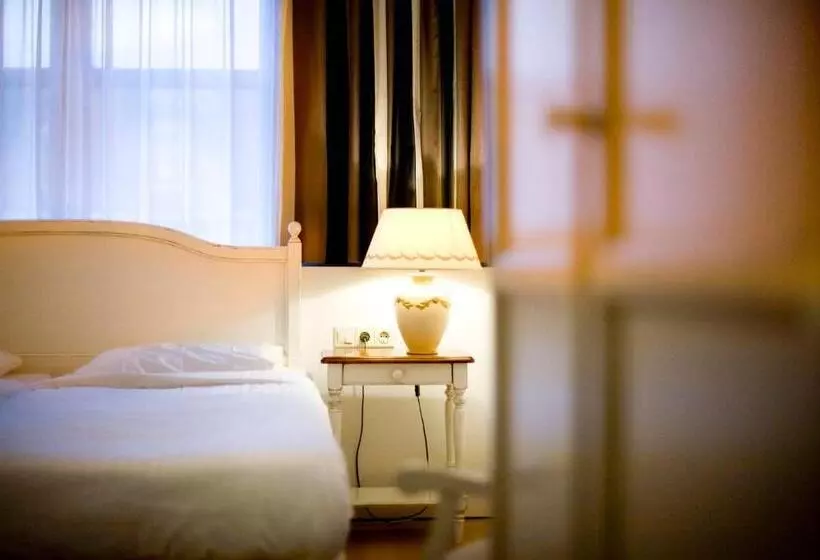 בית מלון כפרי Heerlickheijd Van Ermelo