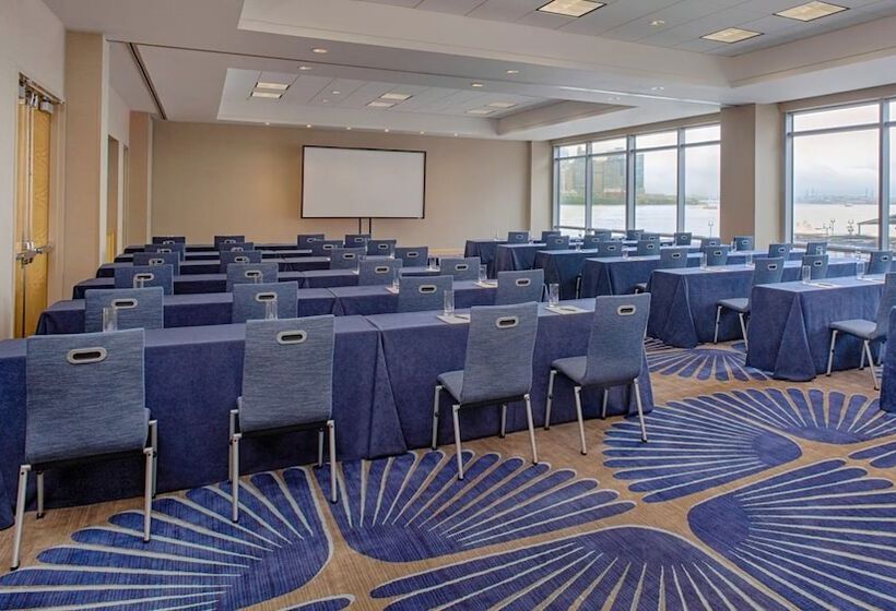 هتل Hyatt Regency Jersey City on the Hudson