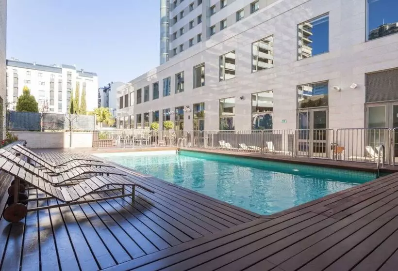 فندق Ilunion Valencia  4