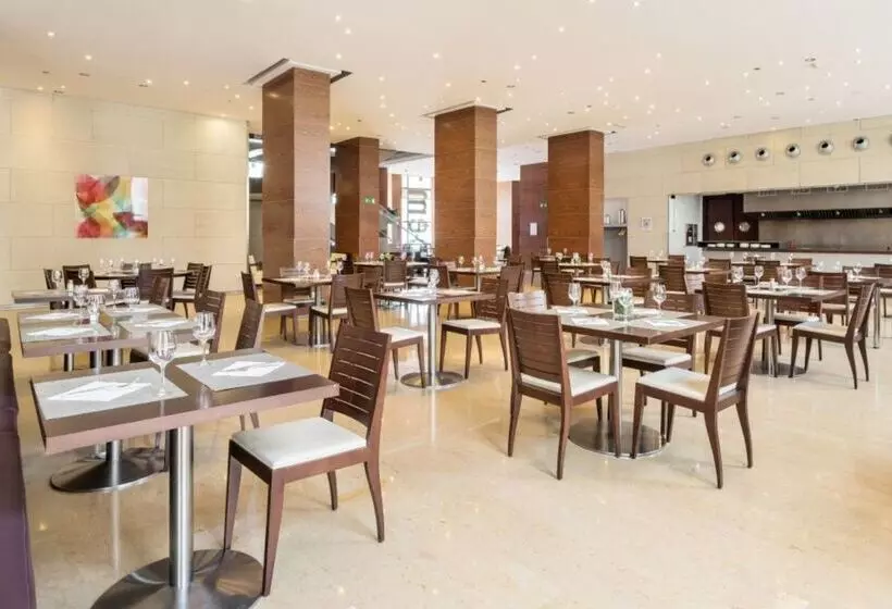 فندق Ilunion Valencia  4