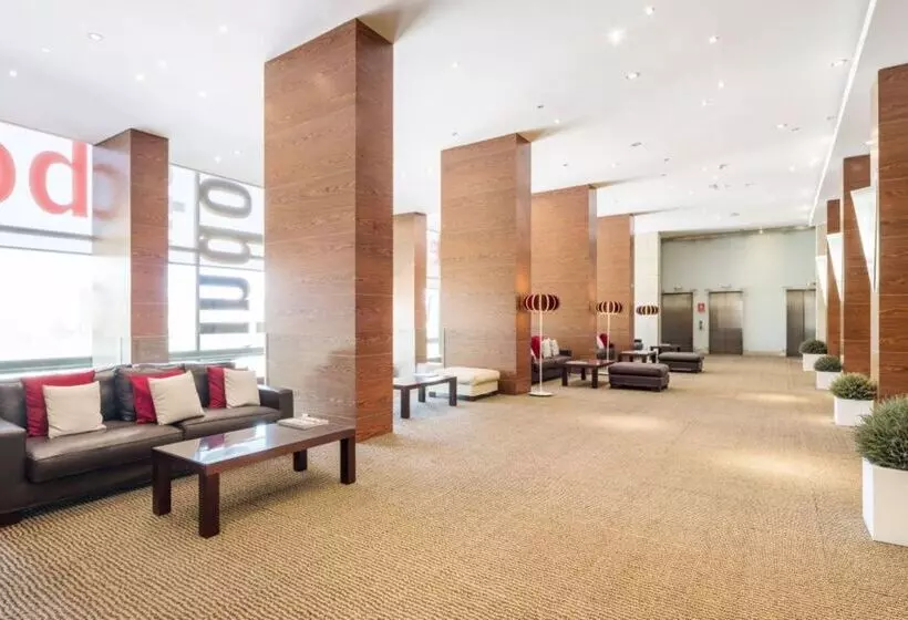 فندق Ilunion Valencia  4