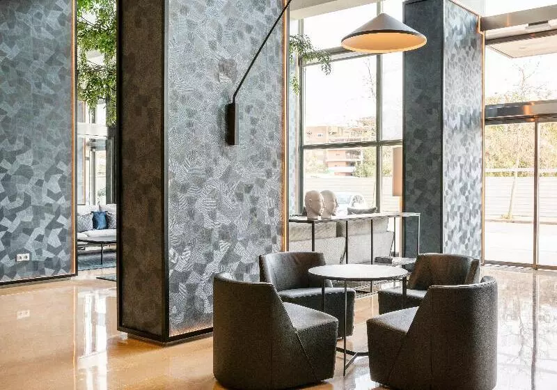 فندق Ilunion Valencia  4