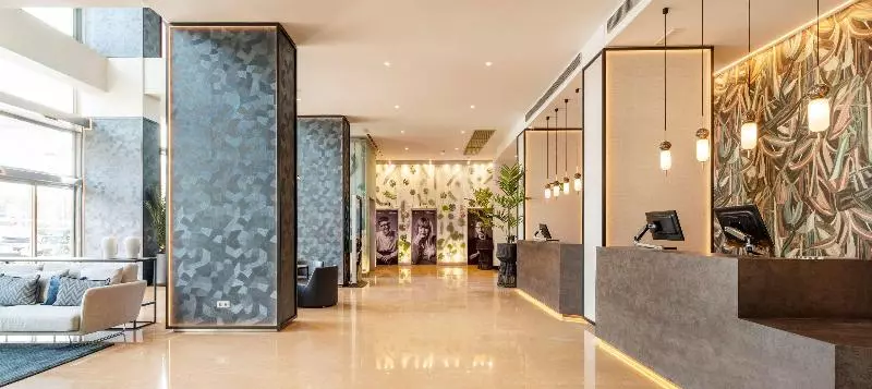 فندق Ilunion Valencia  4