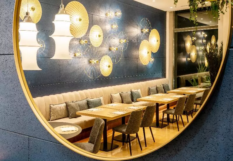 فندق Ilunion Valencia  4