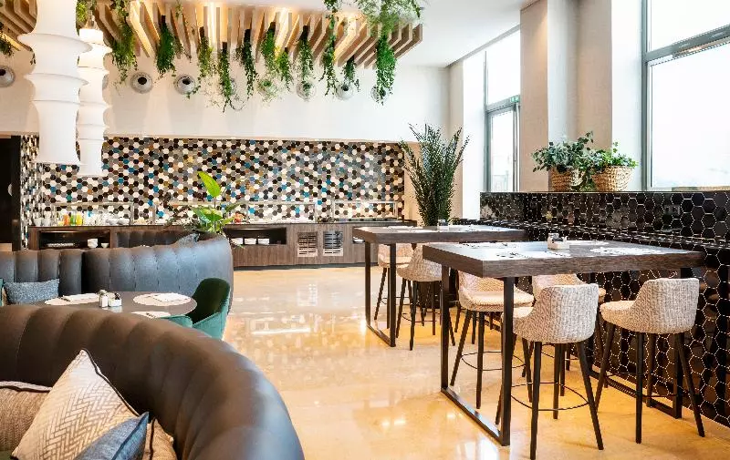 فندق Ilunion Valencia  4