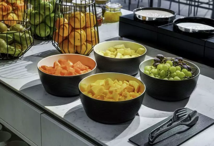 Отель NH Brussels Airport