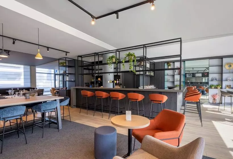 Отель NH Brussels Airport