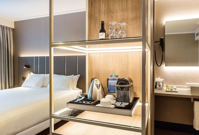 هتل NH Brussels Airport