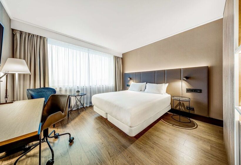 هتل NH Brussels Airport