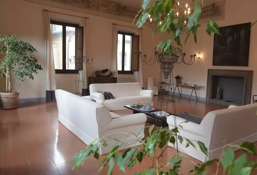 Szálloda Palazzo Piccolomini