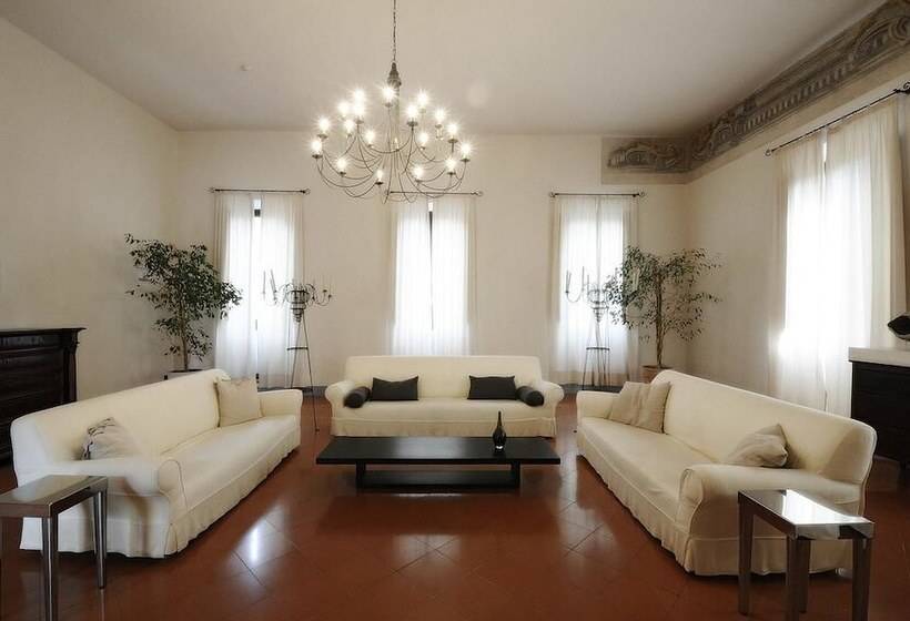 هتل Palazzo Piccolomini