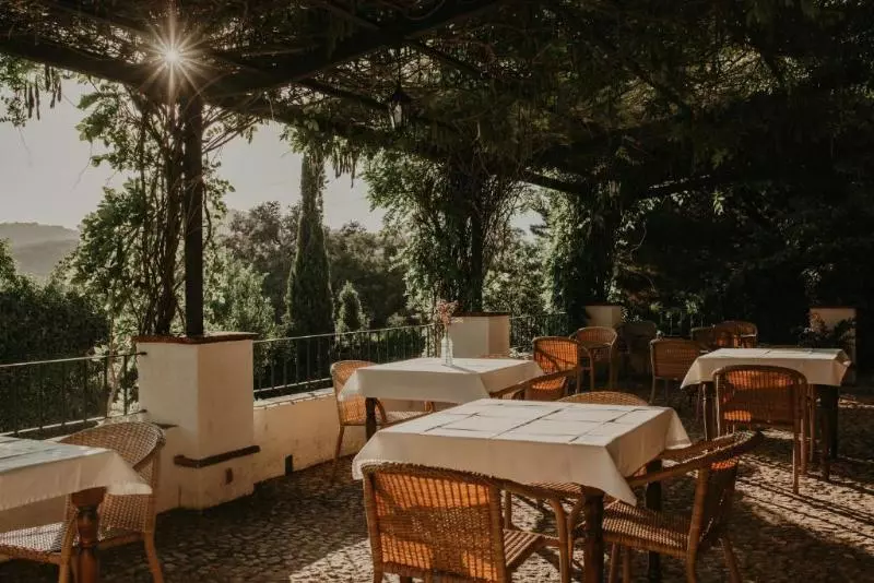 בית מלון כפרי Posada De Valdezufre