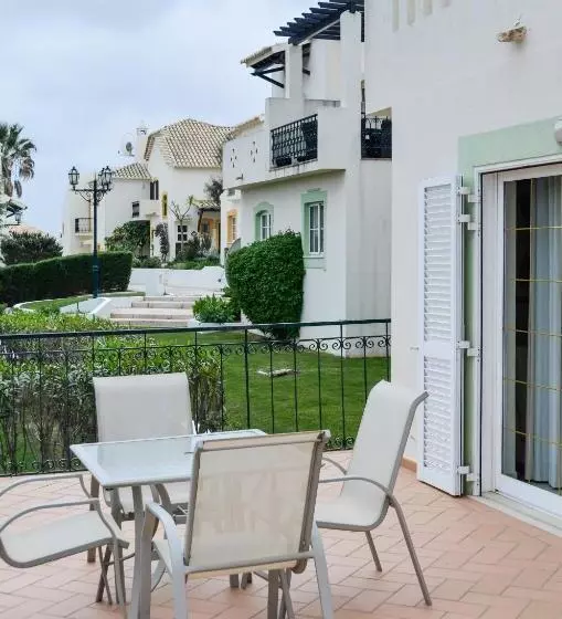 בית מלון כפרי Quinta Da Floresta – Santo António Villas, Golf & Spa