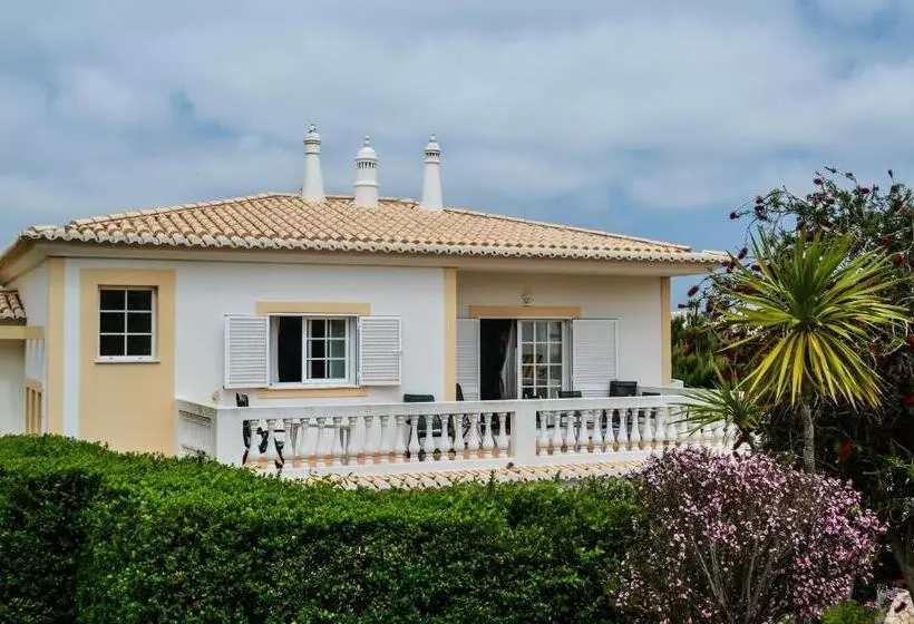 בית מלון כפרי Quinta Da Floresta – Santo António Villas, Golf & Spa