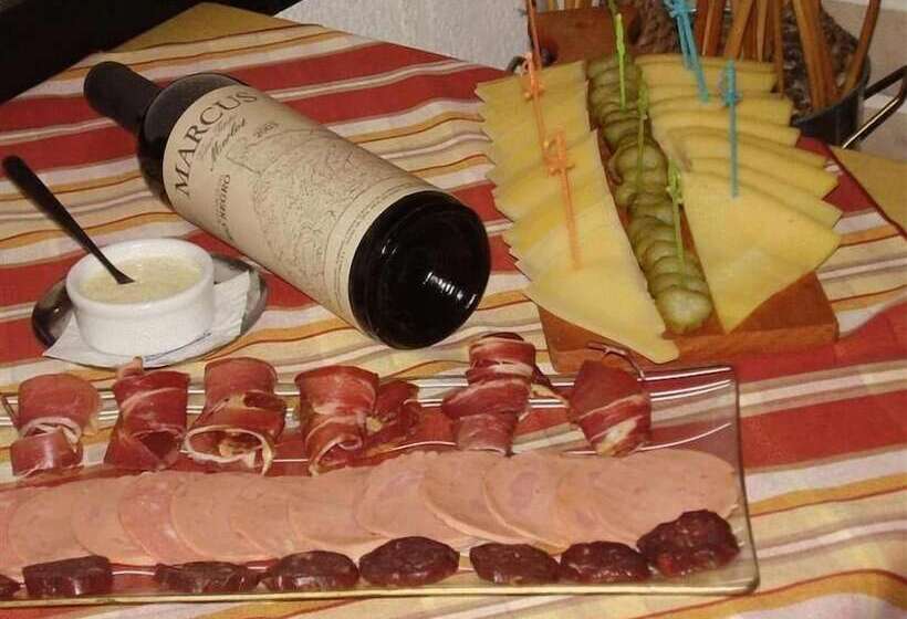 호텔 Ruca Cheli Village Ski