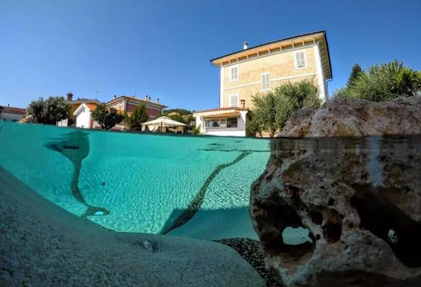 Aamiaismajoitus (B&B) Villa Francesca Luxury