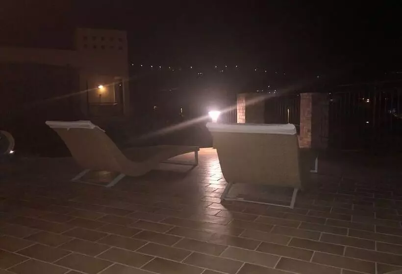 Aamiaismajoitus (B&B) Villa Santangelo