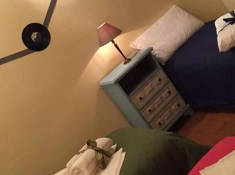 Mantua Hostal   Hostel