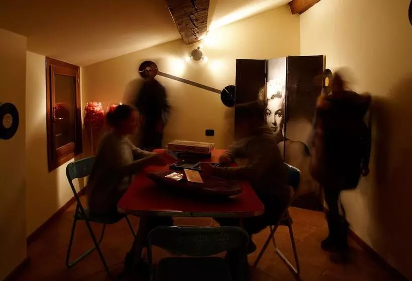 Mantua Hostal   Hostel