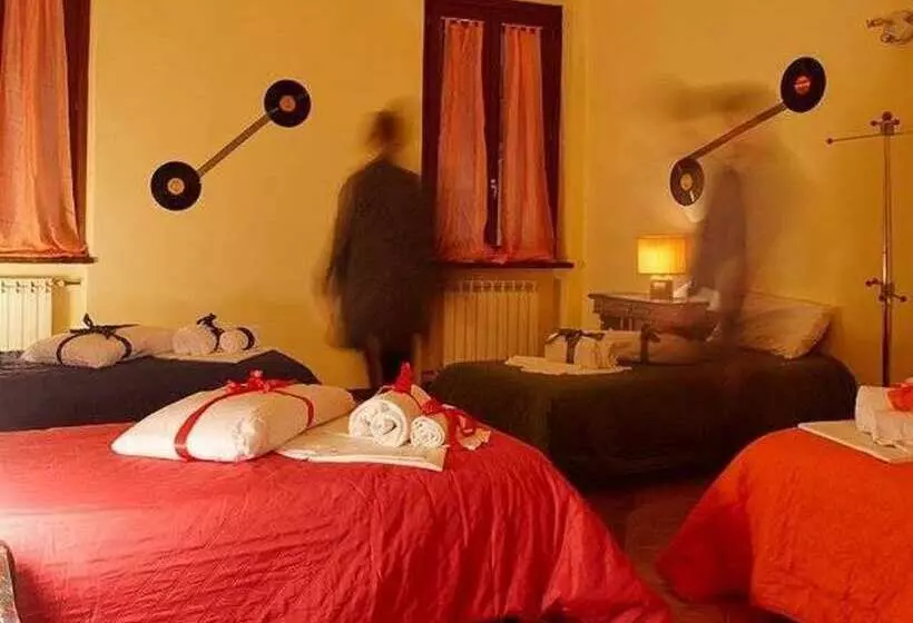 Mantua Hostal   Hostel