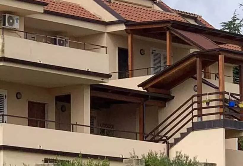 تختخواب و صبحانه Villafata