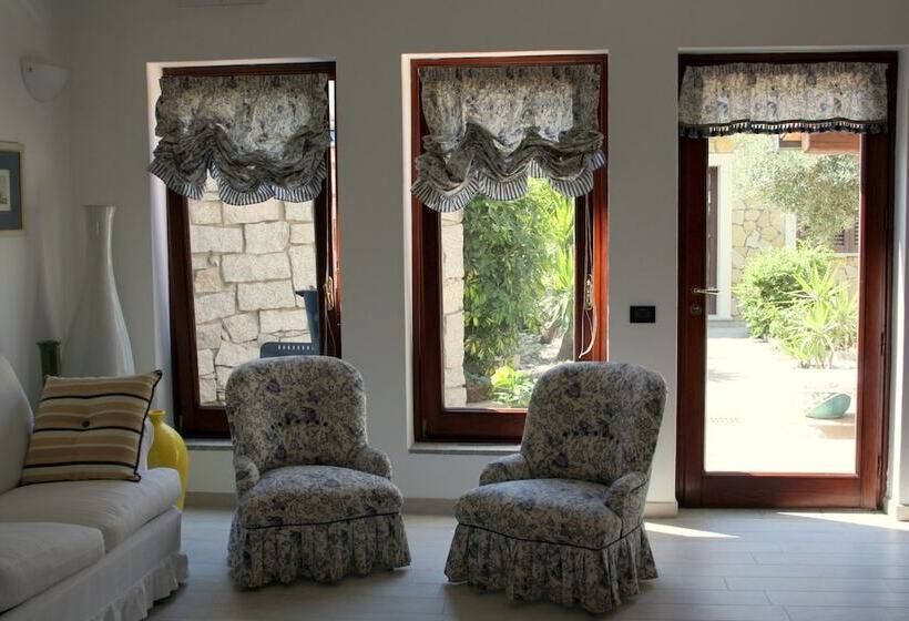 Hibiscus Villasimius B&b