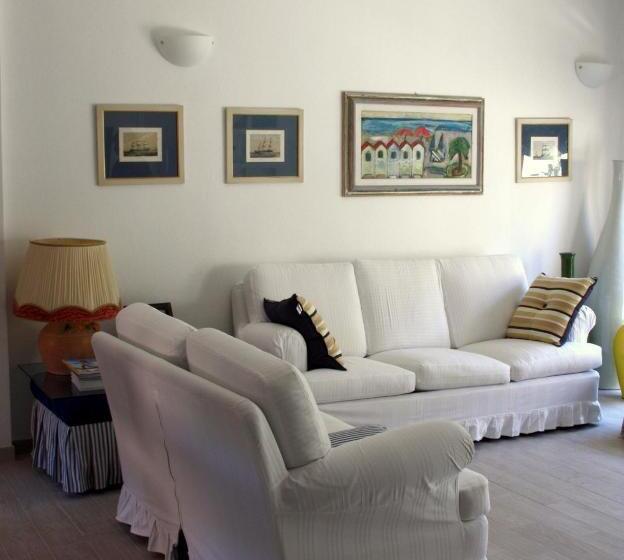 Hibiscus Villasimius B&b