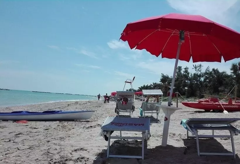 هتل Ambruosi Village Resort & Spa