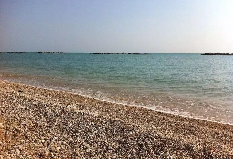 هتل Ambruosi Village Resort & Spa