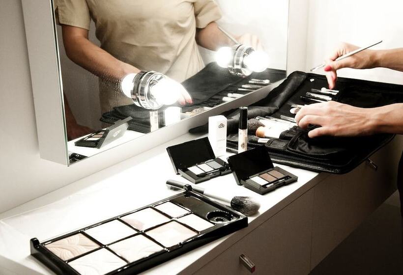 ホテル Ambruosi Village Resort & Spa