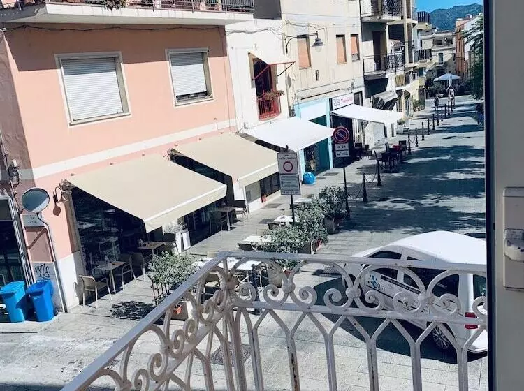 ペンション Domus Regia