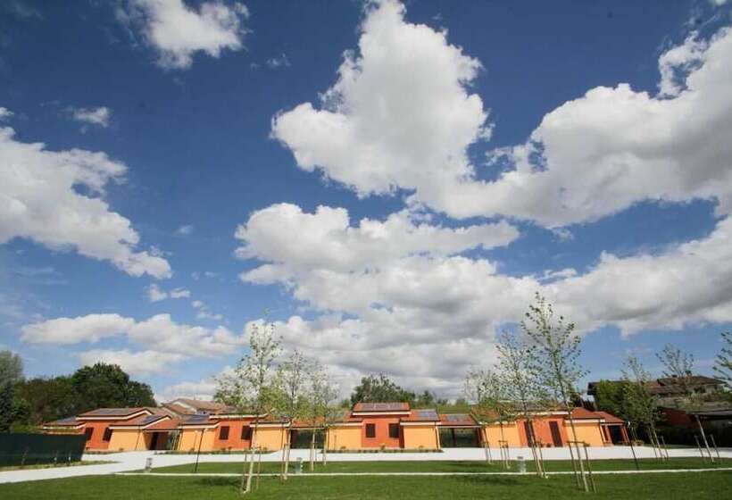 Курорт Lucciole Nella Nebbia