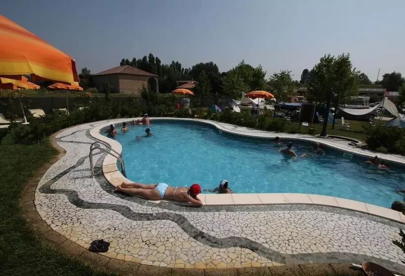 リゾートホテル Lucciole Nella Nebbia