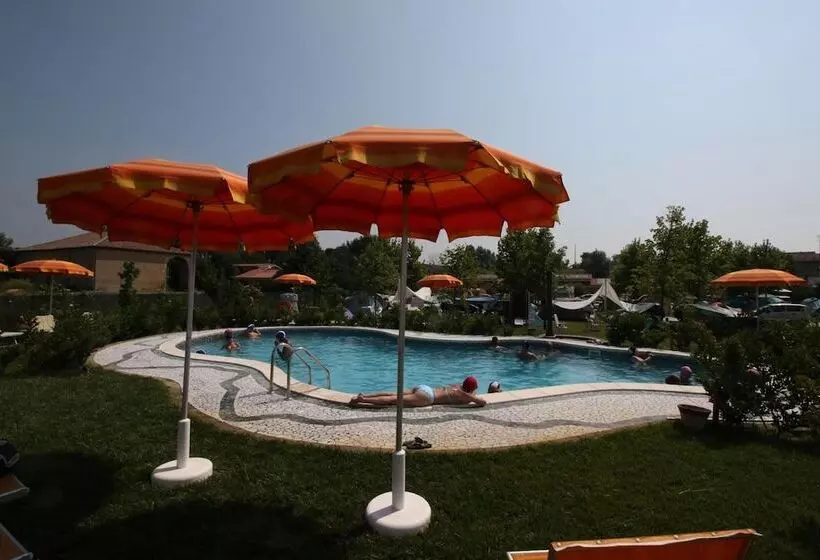 リゾートホテル Lucciole Nella Nebbia