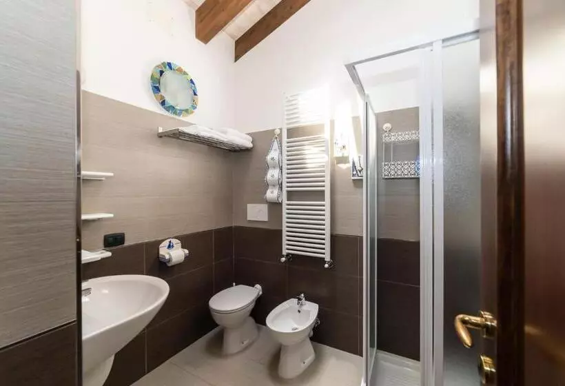 تختخواب و صبحانه Il Viaggio